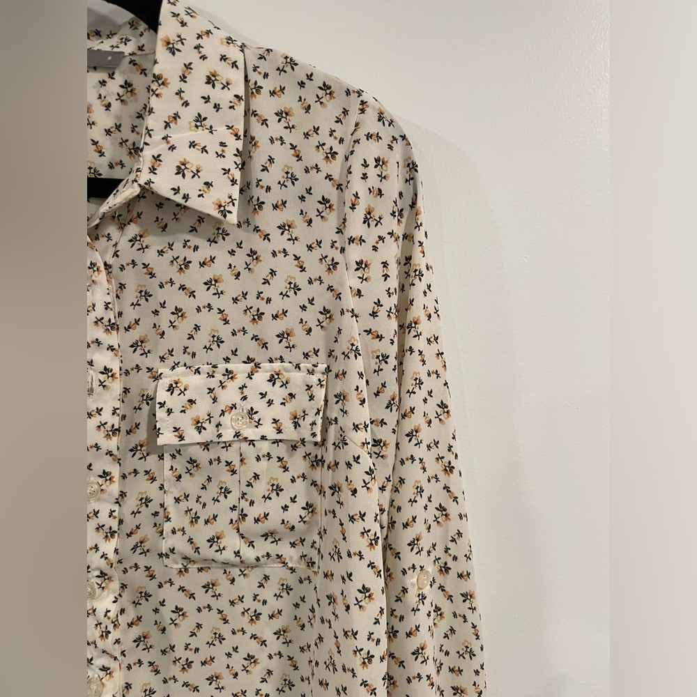 Floral Button Down Blouse - Picture 3 of 5